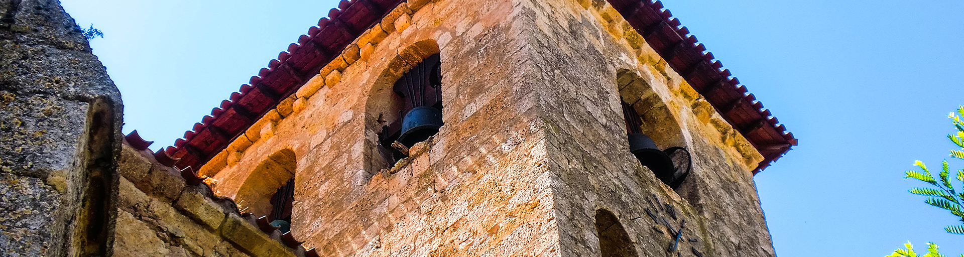 Vista del campanario de Royuela de Río Franco